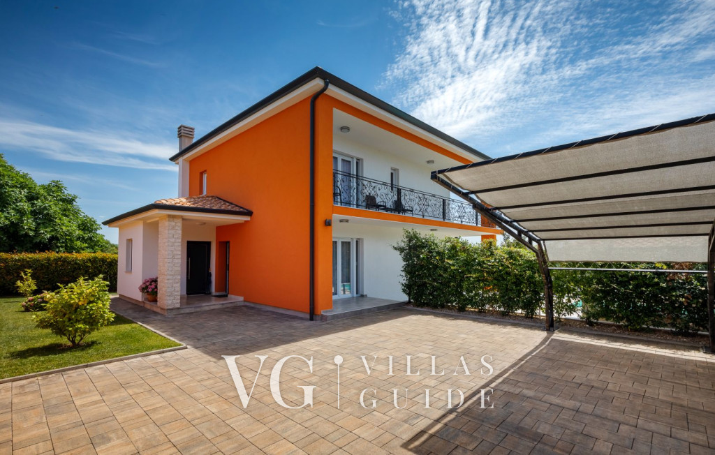 Villa Eva - Kaštel Dvorište i vanjski dio objekta