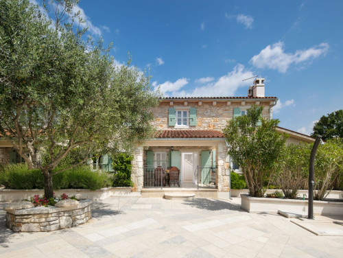 Standard Residence Pietre d'Istria with shared pool