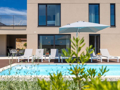 Villa Rosalie with Sauna & Pool