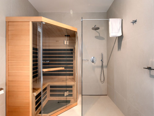 Villa Rosalie with Sauna & Pool