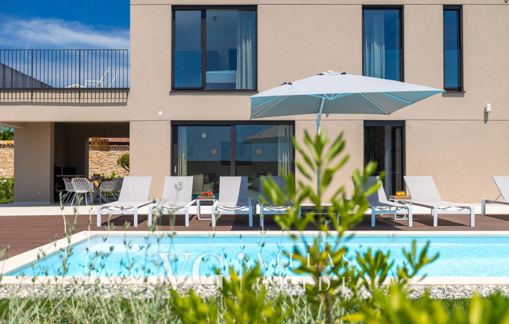 Villa Rosalie with Sauna & Pool Piscina