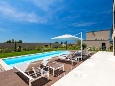 Villa Rosalie with Sauna & Pool