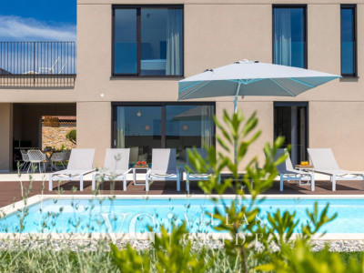 Villa Rosalie with Sauna & Pool