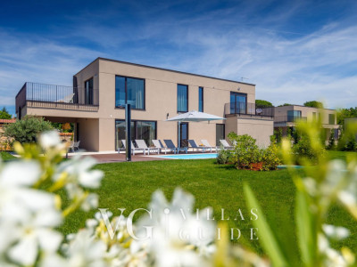 Villa Rosalie with Sauna & Pool