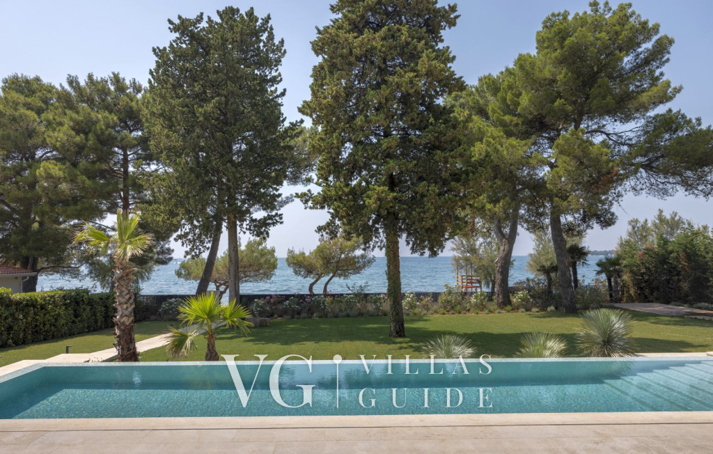 Pical Beach House Pool