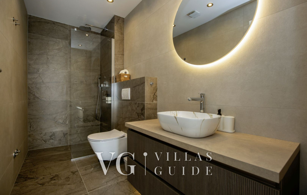 Casa Fani with seaview & pool & wellness Bathroom