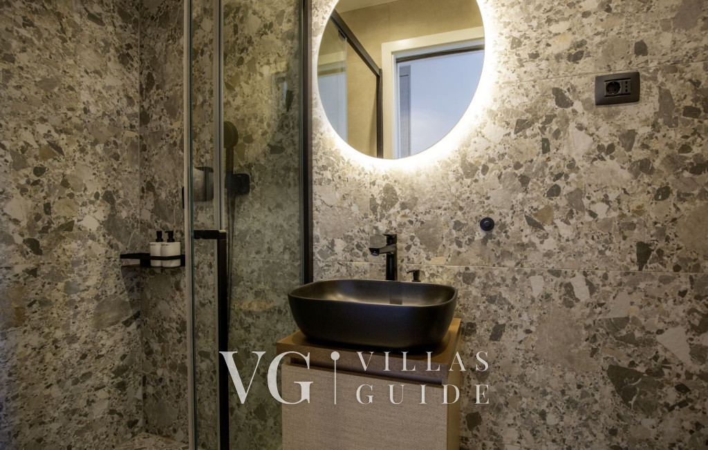 Casa Fani with seaview & pool & wellness Bathroom