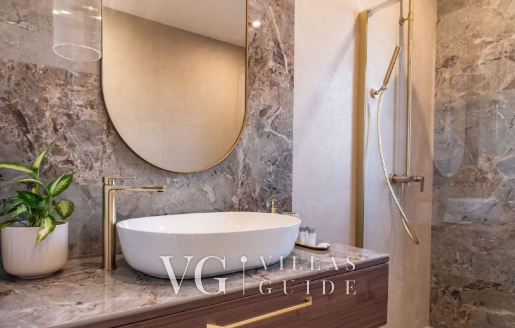 Modern Istrian Villa Lere with Pool, BBQ Lounge & Activities Bathroom