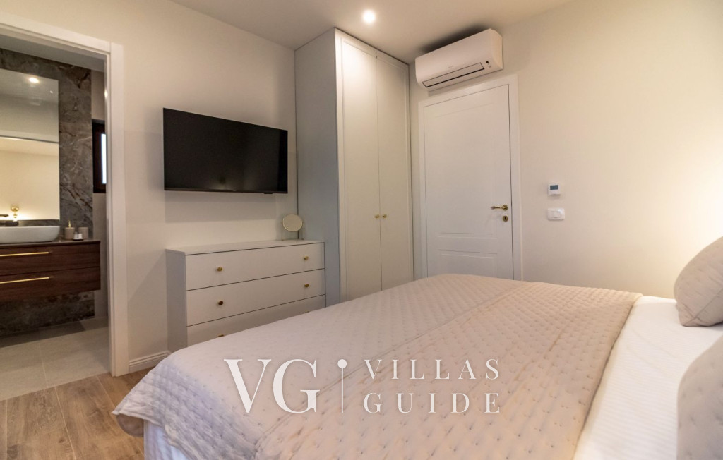 Modern Istrian Villa Lere with Pool, BBQ Lounge & Activities Bedroom