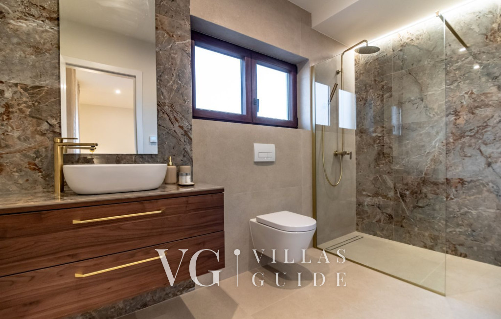 Modern Istrian Villa Lere with Pool, BBQ Lounge & Activities Bathroom