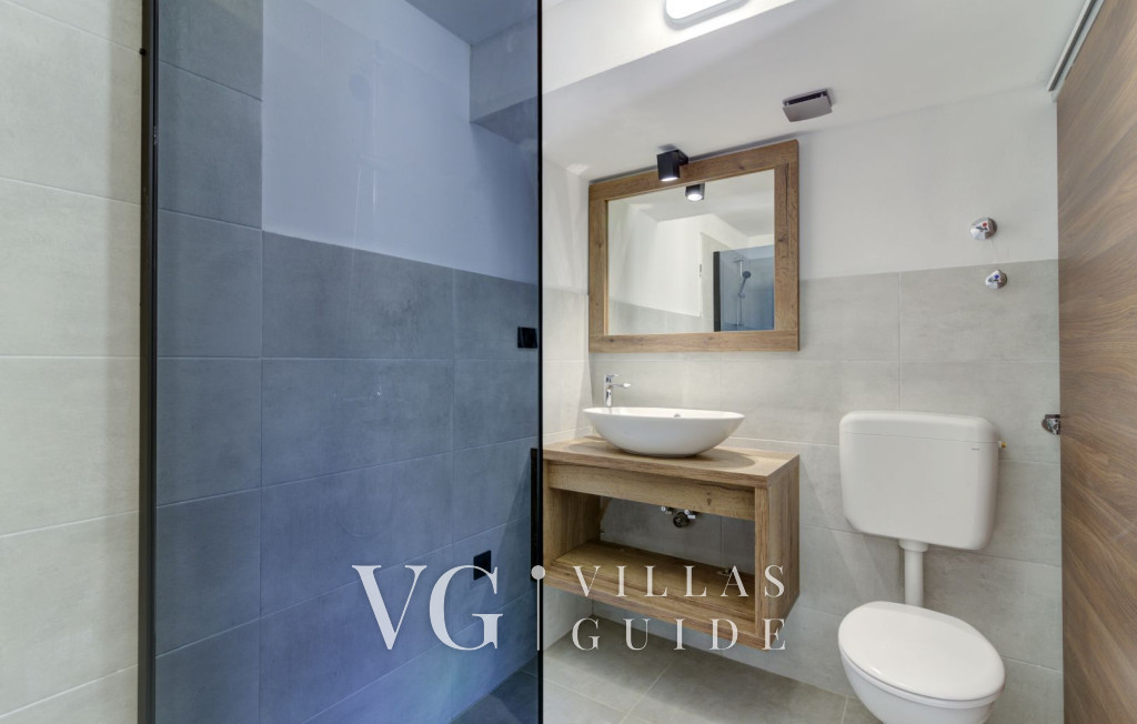 Villa Casa Verde with pool&whirpool Bathroom