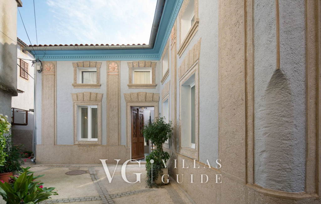 Villa Palazzo Adriana Krk Garden and property exterior