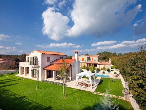 Villa Casa Malvasia with pool&tennis cort  Istria