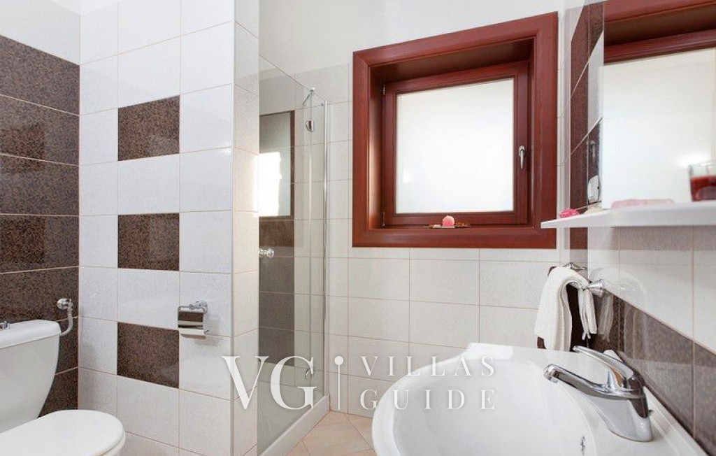 Villa Casa Malvasia with pool&tennis cort  Istria Bathroom