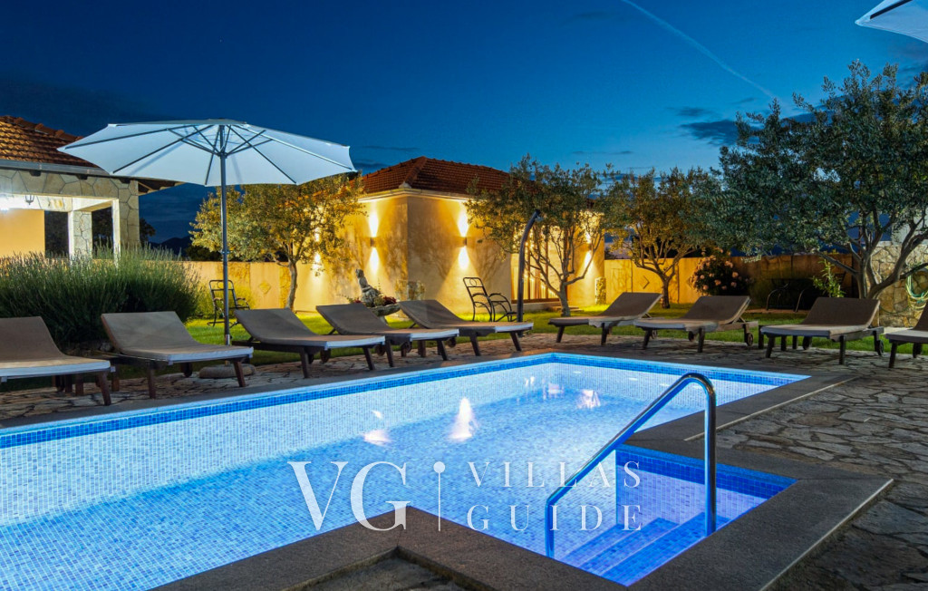 Villa Popovića Dvori - Makarska Bazen