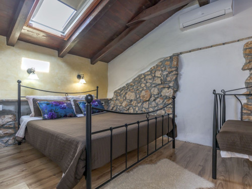 Stone House Zijavica with pool