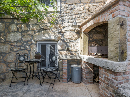 Stone House Zijavica with pool
