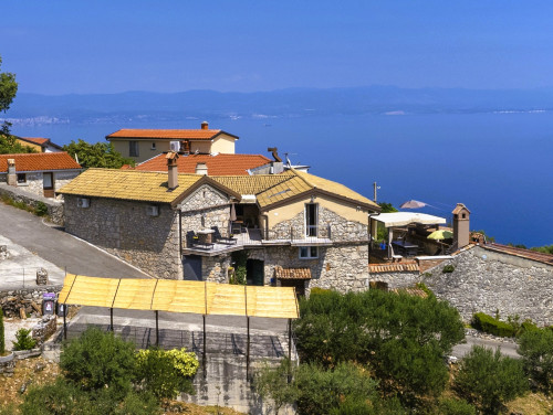 Stone House Zijavica with pool