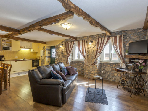 Villa Hidden world with pool