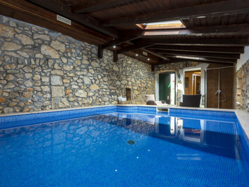 Villa Hidden world with pool