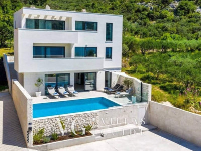 Villa White Lady Garden and property exterior