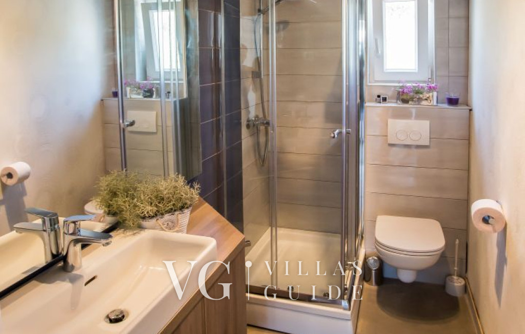 Villa Estate 2 - Island Krk Bathroom