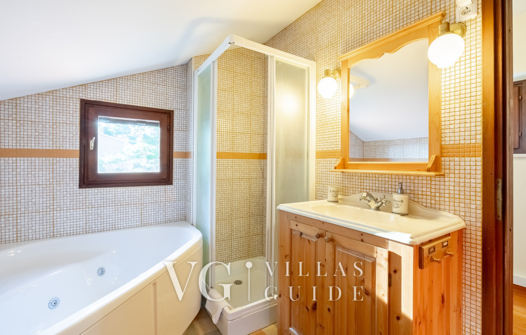 Villa Stavros Bathroom