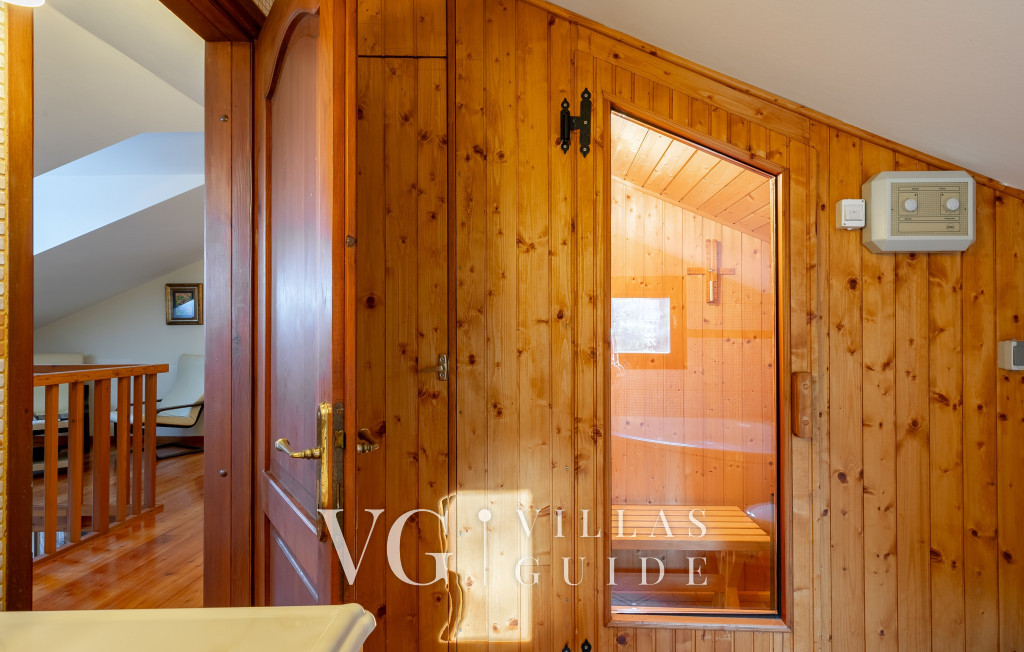 Villa Stavros Bathroom