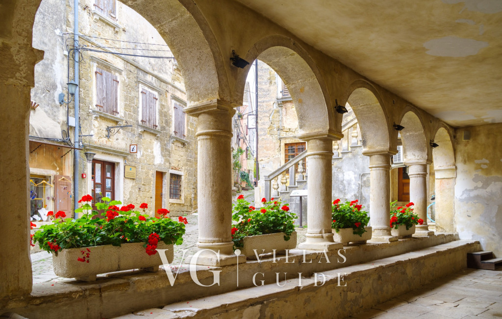 Apartment Groznjan I Microlocation