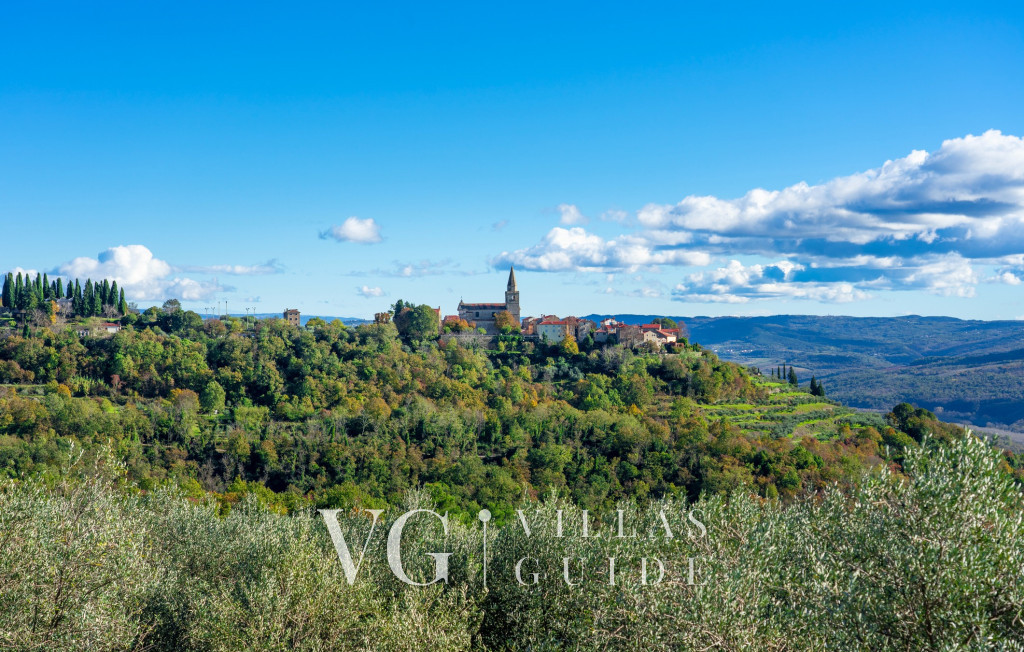 Apartment Groznjan I Microlocation