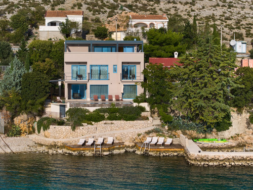 Villa Wind rose with pool&whirpool&sauna&beachfront