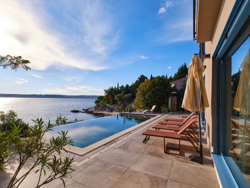 Villa Wind rose with pool&whirpool&sauna&beachfront