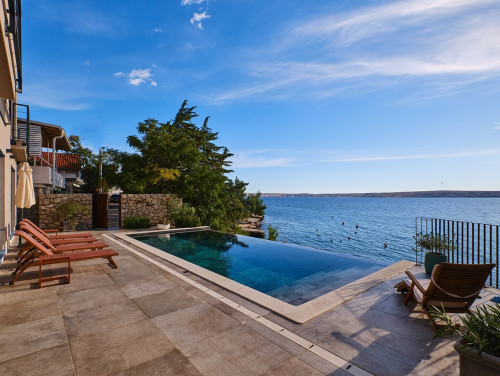 Villa Wind rose with pool&whirpool&sauna&beachfront