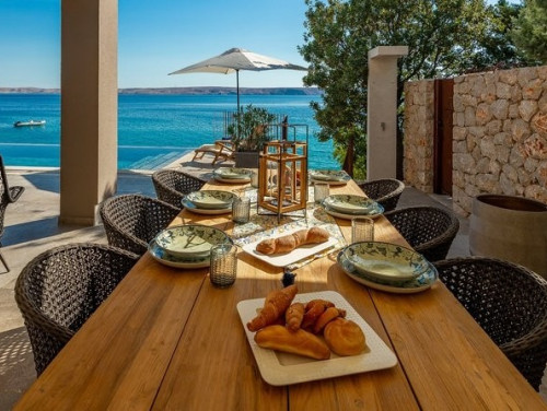 Villa Wind rose with pool&whirpool&sauna&beachfront