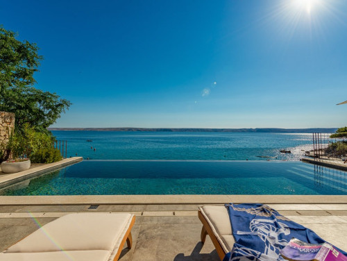 Villa Wind rose with pool&whirpool&sauna&beachfront