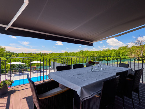 Villa Robinia Hill Residence