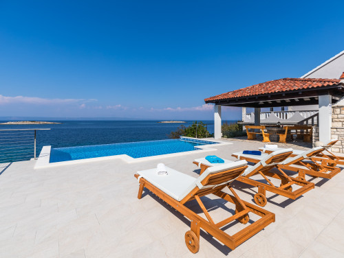Seafront Villa Mijo