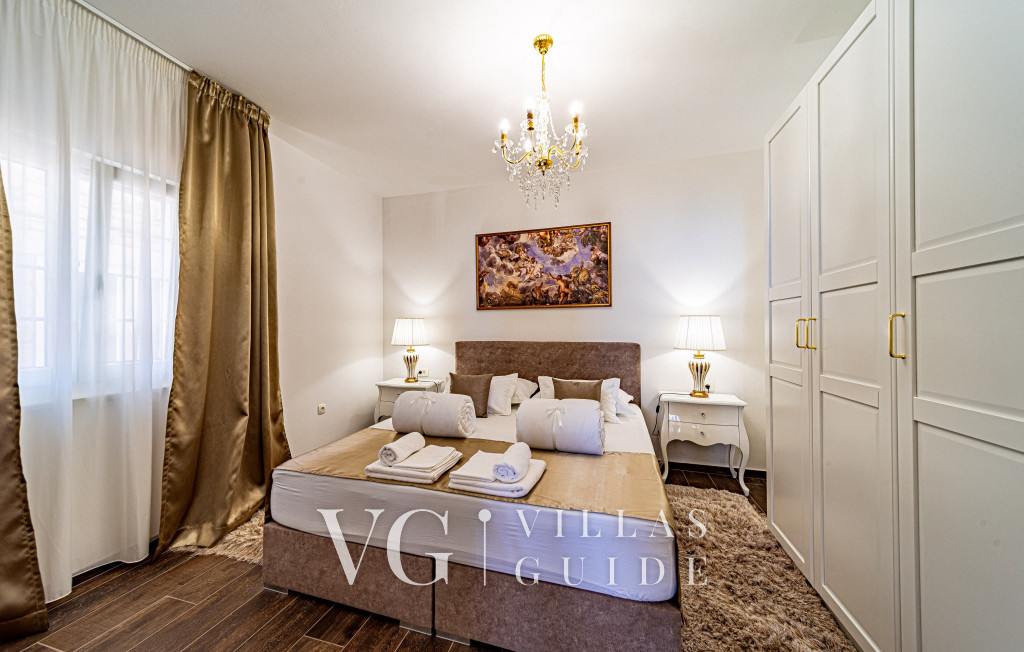 Seafront Villa Mijo Camera da letto