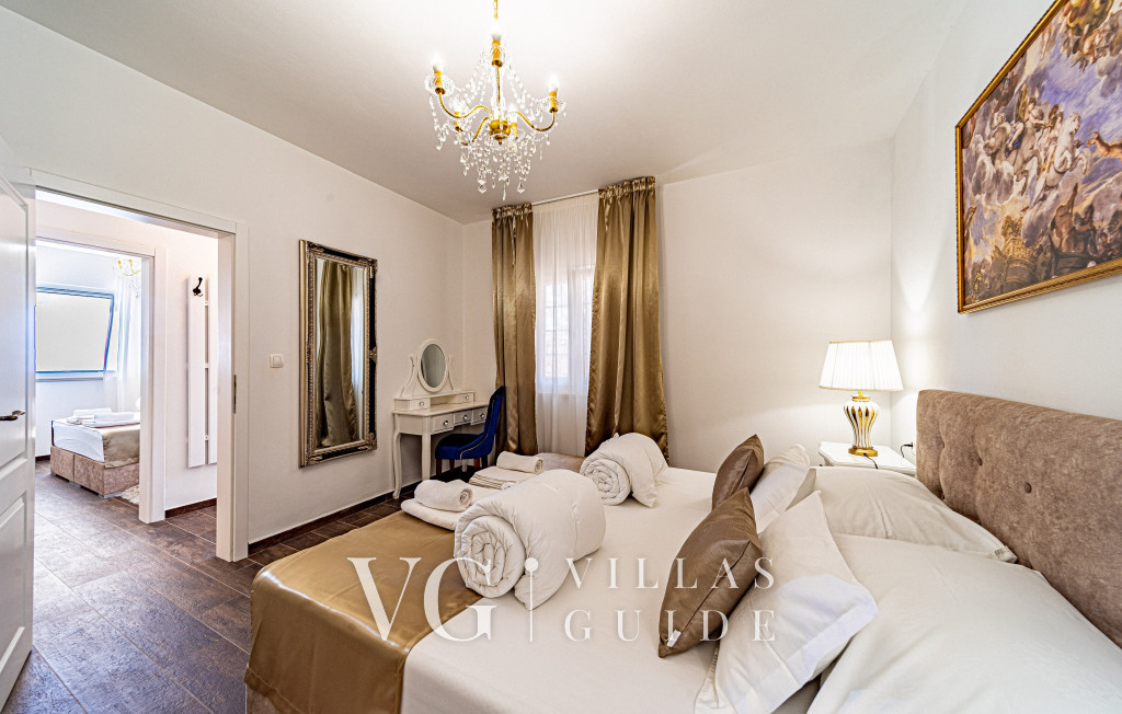 Seafront Villa Mijo Camera da letto