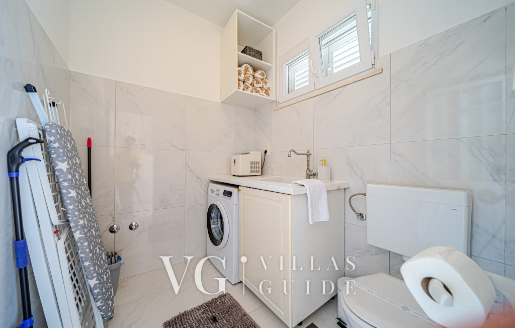 Seafront Villa Mijo Altro