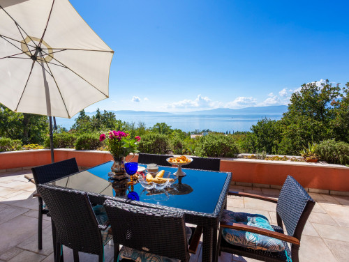 Villa Anamia with seaview