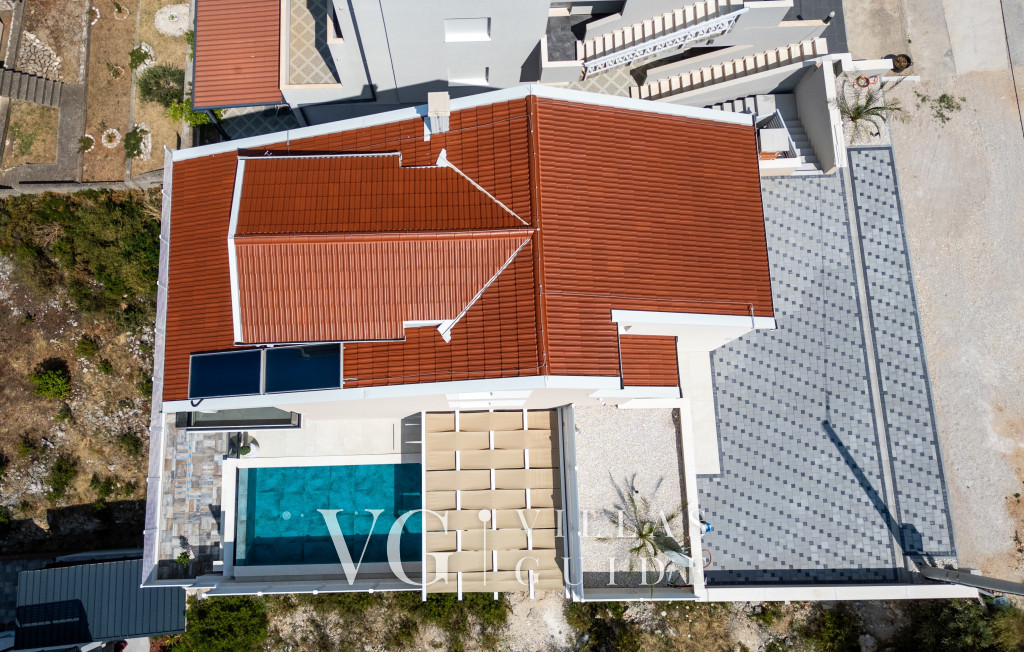 Villa Sole Komarna Garden and property exterior