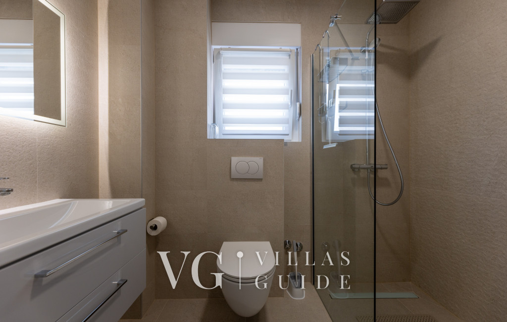 Villa Sole Komarna Bathroom
