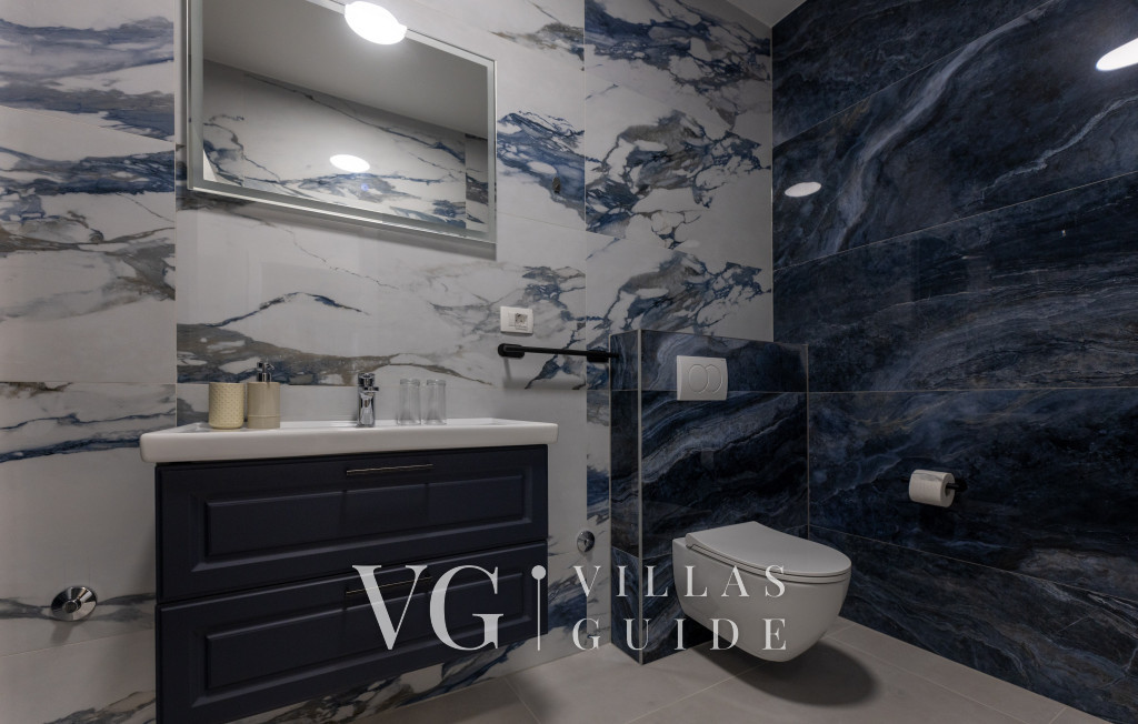 Villa Sole Komarna Bathroom