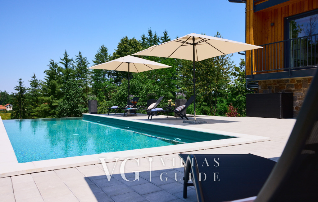 Villa River home by WH Piscina