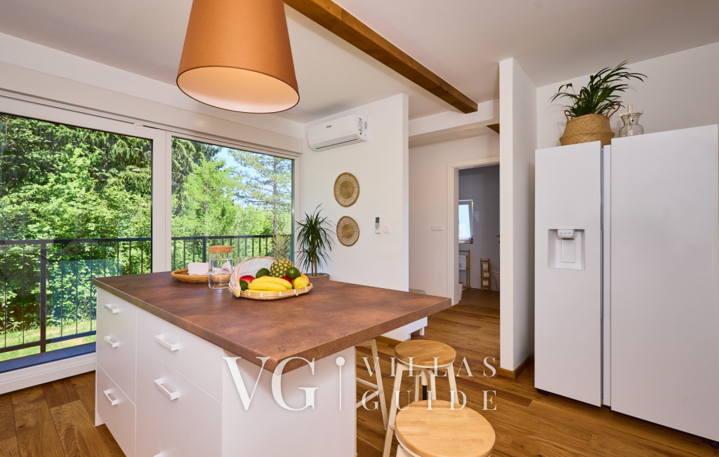 Villa River home by WH Cucina