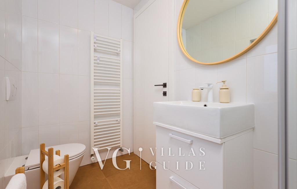 Villa River home by WH Bagno