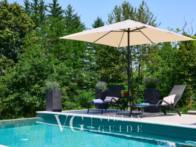 Villa River home by WH