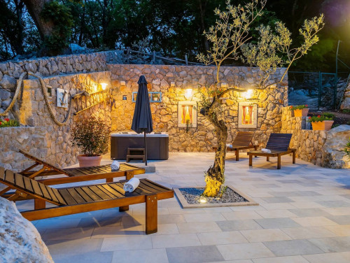 Villa Imortele aria with pool&whirpool island Cres