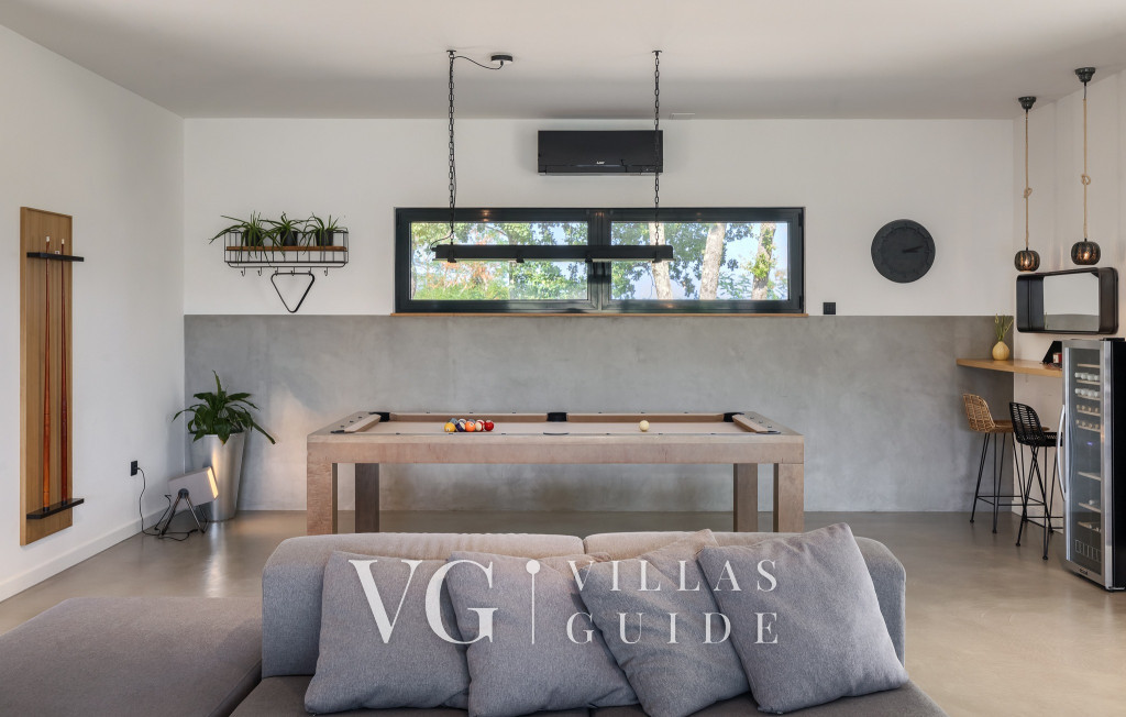 Villa OX Additional content